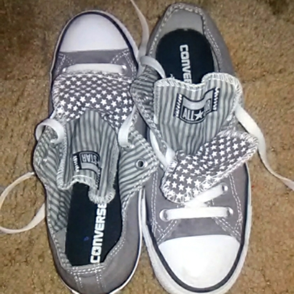 Converse Low Top Sneakers Womens Size 8 Grey/White